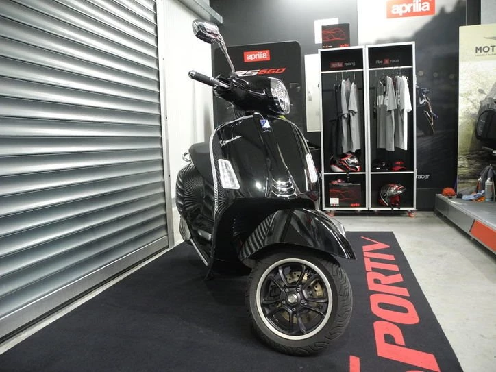 Offer Vespa GTS 300 Super Bild 4: Offer Vespa GTS 300 Super