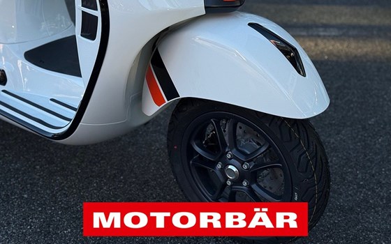Neufahrzeug Vespa GTS 125 Super Sport - Bild 11 Neufahrzeug Vespa GTS 125 Super Sport - Bild 11