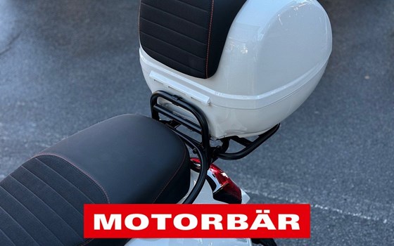 Neufahrzeug Vespa GTS 125 Super Sport - Bild 5 Neufahrzeug Vespa GTS 125 Super Sport - Bild 5