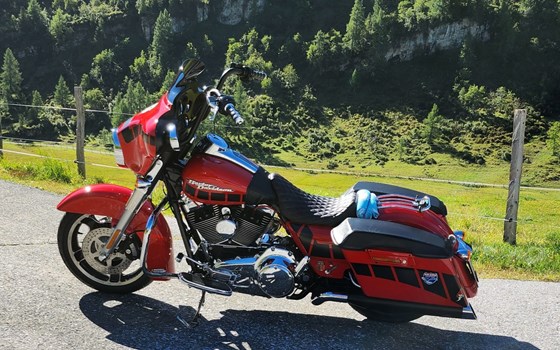 Gebrauchtmotorrad Harley-Davidson Street Glide FLHX - Bild 4 Gebrauchtmotorrad Harley-Davidson Street Glide FLHX - Bild 4