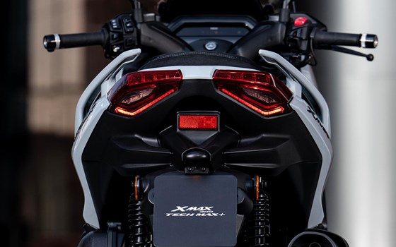 Gebrauchtmotorrad Yamaha XMAX 300 Tech MAX+ - Bild 10 Gebrauchtmotorrad Yamaha XMAX 300 Tech MAX+ - Bild 10