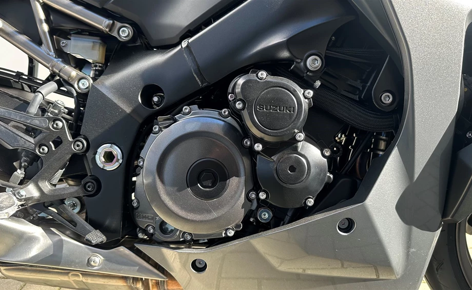 Angebot Suzuki GSX-S1000GT Bild 4: Angebot Suzuki GSX-S1000GT