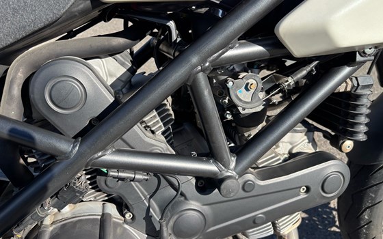 Gebrauchtmotorrad Ducati Hypermotard 796 - Bild 8 Gebrauchtmotorrad Ducati Hypermotard 796 - Bild 8