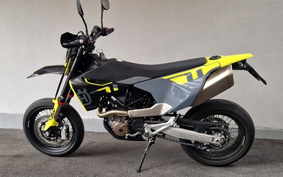 Gebrauchtmotorrad Husqvarna 701 Supermoto - Bild 6 Gebrauchtmotorrad Husqvarna 701 Supermoto - Bild 6