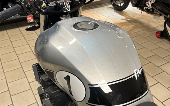 Gebrauchtmotorrad Yamaha XJR 1300 SP - Bild 3