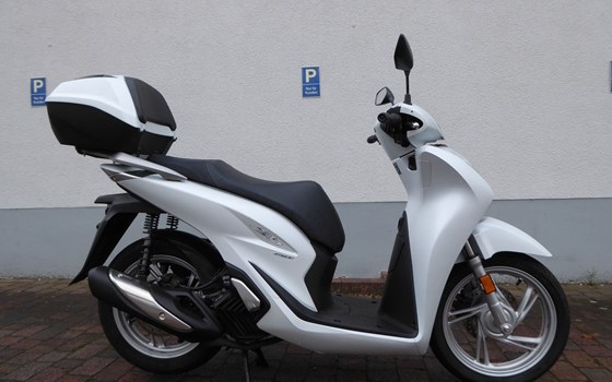 Gebrauchtmotorrad Honda SH150i - Bild 3