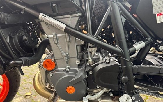 Gebrauchtmotorrad KTM 690 Duke - Bild 3