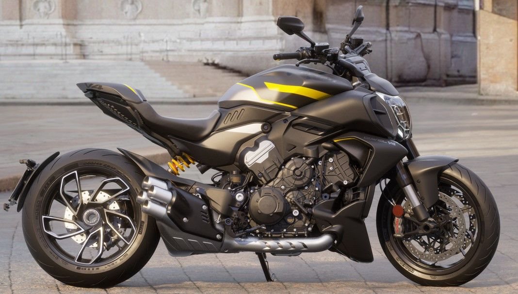 Ducati Diavel V4
