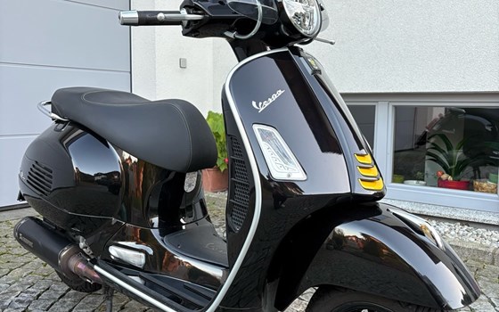 Gebrauchtmotorrad Vespa GTS 300 hpe Super Tech - Bild 9 Gebrauchtmotorrad Vespa GTS 300 hpe Super Tech - Bild 9