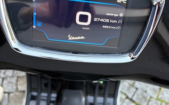 Gebrauchtmotorrad Vespa GTS 300 hpe Super Tech - Bild 5 Gebrauchtmotorrad Vespa GTS 300 hpe Super Tech - Bild 5