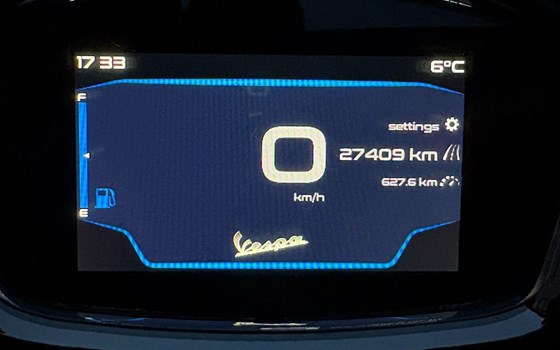 Gebrauchtmotorrad Vespa GTS 300 hpe Super Tech - Bild 13