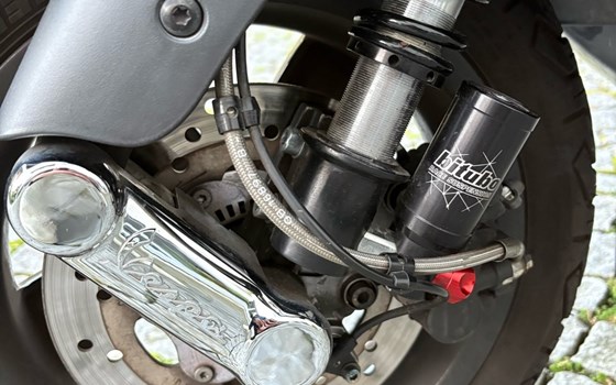Gebrauchtmotorrad Vespa GTS 300 hpe Super Tech - Bild 3 Gebrauchtmotorrad Vespa GTS 300 hpe Super Tech - Bild 3