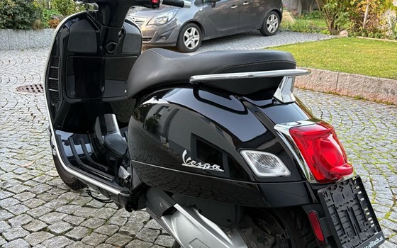 Gebrauchtmotorrad Vespa GTS 300 hpe Super Tech - Bild 13 Gebrauchtmotorrad Vespa GTS 300 hpe Super Tech - Bild 13