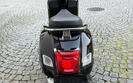 Gebrauchtmotorrad Vespa GTS 300 hpe Super Tech - Bild 6 Gebrauchtmotorrad Vespa GTS 300 hpe Super Tech - Bild 6