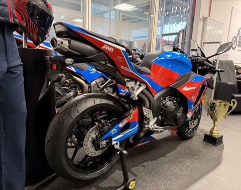 zum Vergrössern bitte anklicken!