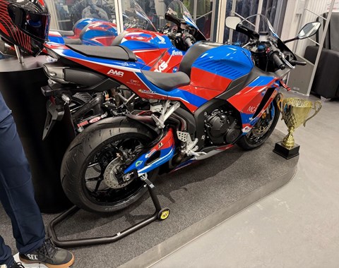 zum Vergrössern bitte anklicken!