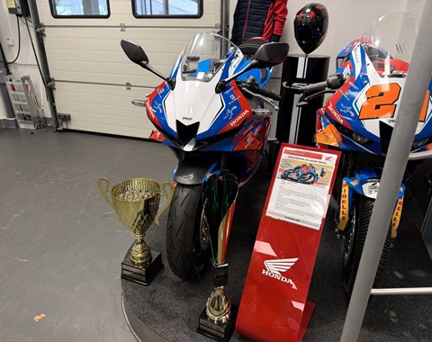 zum Vergrössern bitte anklicken!