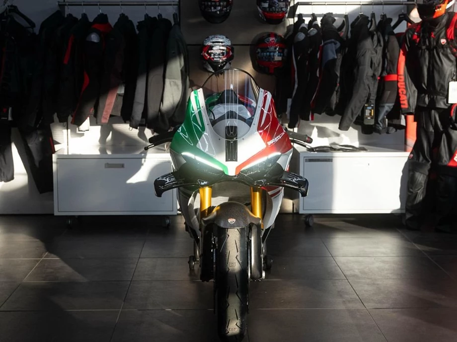 Angebot Ducati Panigale V4 Tricolore Bild 4: Angebot Ducati Panigale V4 Tricolore