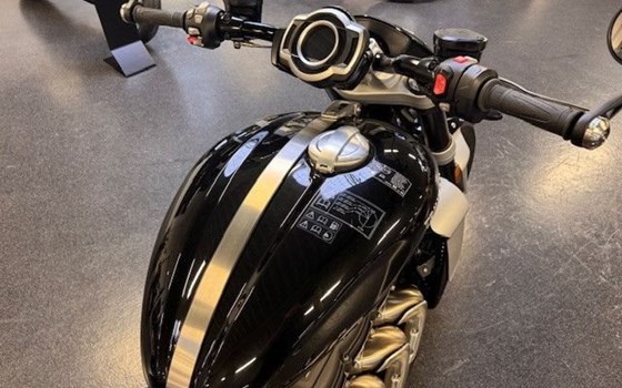 Gebrauchtmotorrad Triumph Rocket 3 R - Bild 5