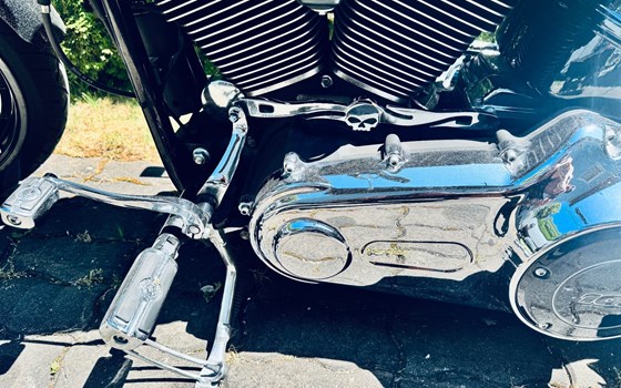Gebrauchtmotorrad Harley-Davidson Softail Breakout FXSB - Bild 3 Gebrauchtmotorrad Harley-Davidson Softail Breakout FXSB - Bild 3