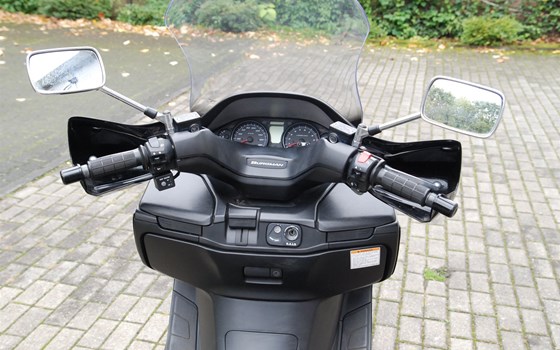 Gebrauchtmotorrad Suzuki Burgman 400Z - Bild 9