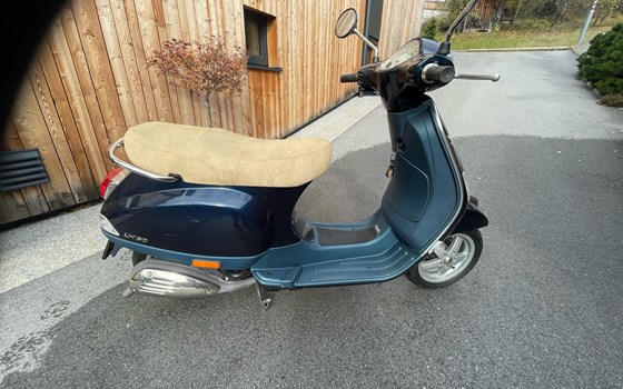 Gebrauchtmotorrad Vespa LX 50 2T - Bild 3 Gebrauchtmotorrad Vespa LX 50 2T - Bild 3