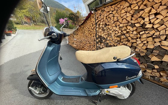 Gebrauchtmotorrad Vespa LX 50 2T - Bild 1 Gebrauchtmotorrad Vespa LX 50 2T - Bild 1