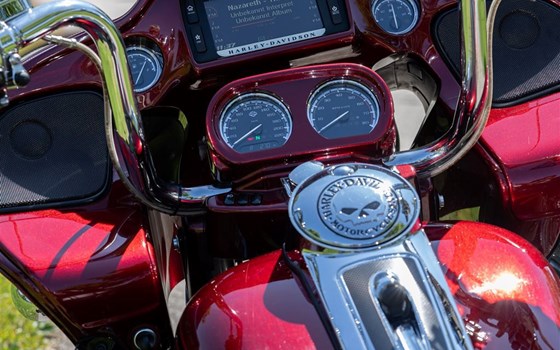 Gebrauchtmotorrad Harley-Davidson CVO Road Glide FLTRXSE - Bild 13 Gebrauchtmotorrad Harley-Davidson CVO Road Glide FLTRXSE - Bild 13