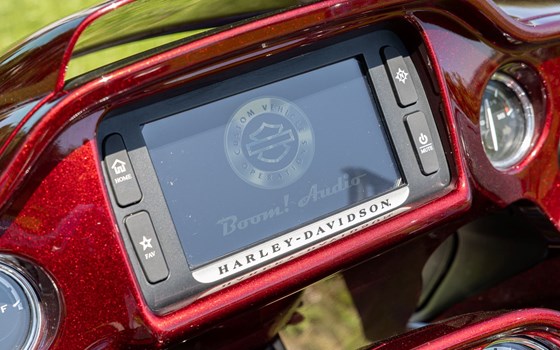 Gebrauchtmotorrad Harley-Davidson CVO Road Glide FLTRXSE - Bild 24 Gebrauchtmotorrad Harley-Davidson CVO Road Glide FLTRXSE - Bild 24