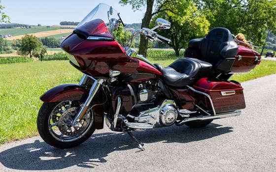 Gebrauchtmotorrad Harley-Davidson CVO Road Glide FLTRXSE - Bild 4 Gebrauchtmotorrad Harley-Davidson CVO Road Glide FLTRXSE - Bild 4