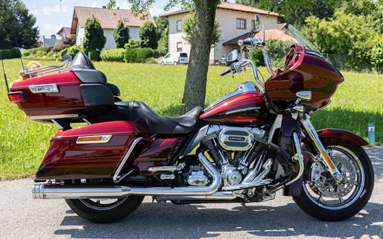 Gebrauchtmotorrad Harley-Davidson CVO Road Glide FLTRXSE - Bild 7 Gebrauchtmotorrad Harley-Davidson CVO Road Glide FLTRXSE - Bild 7