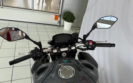 Gebrauchtmotorrad Yamaha MT-10 - Bild 4 Gebrauchtmotorrad Yamaha MT-10 - Bild 4