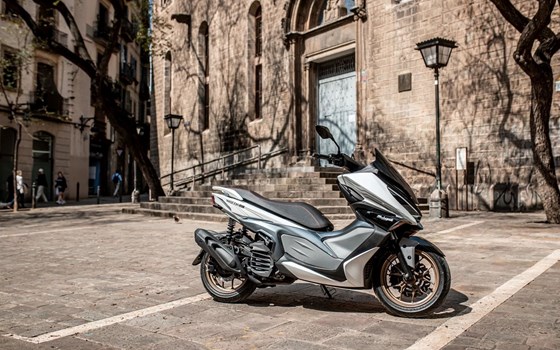 Gebrauchtmotorrad Malaguti Madison 125 - Bild 1 Gebrauchtmotorrad Malaguti Madison 125 - Bild 1