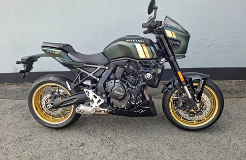Neumotorrad Suzuki GSX-8TT