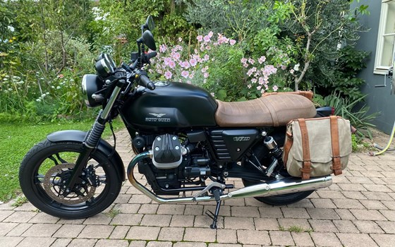 Gebrauchtmotorrad Moto Guzzi V7 750 Stone - Bild 1 Gebrauchtmotorrad Moto Guzzi V7 750 Stone - Bild 1
