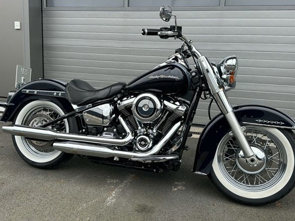Gebrauchtmotorrad Harley-Davidson Softail Deluxe FLDE