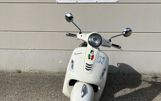Gebrauchtmotorrad Vespa GTS 300 - Bild 4 Gebrauchtmotorrad Vespa GTS 300 - Bild 4