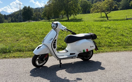 Gebrauchtmotorrad Vespa GTS 300 hpe - Bild 1 Gebrauchtmotorrad Vespa GTS 300 hpe - Bild 1