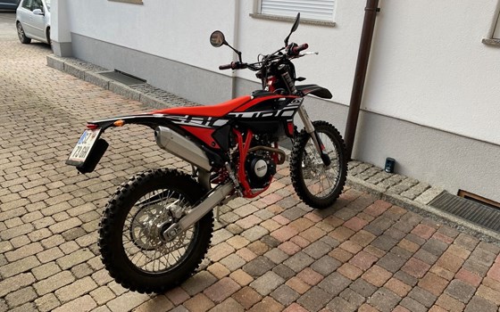 Gebrauchtmotorrad Beta RR 125 4T LC Enduro - Bild 3 Gebrauchtmotorrad Beta RR 125 4T LC Enduro - Bild 3