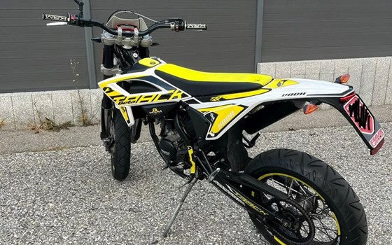 Gebrauchtmotorrad Beta RR 50 Motard - Bild 3 Gebrauchtmotorrad Beta RR 50 Motard - Bild 3