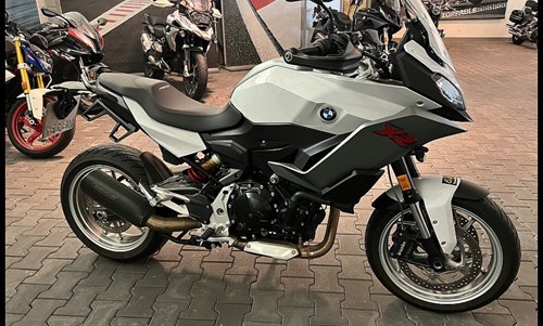 BMW F 900 XR