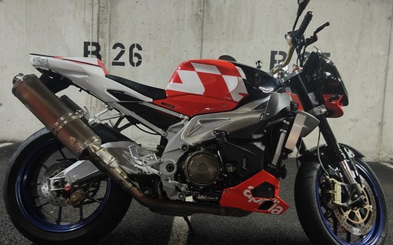 Gebrauchtmotorrad Aprilia RSV 1000 Tuono R - Bild 1 Gebrauchtmotorrad Aprilia RSV 1000 Tuono R - Bild 1