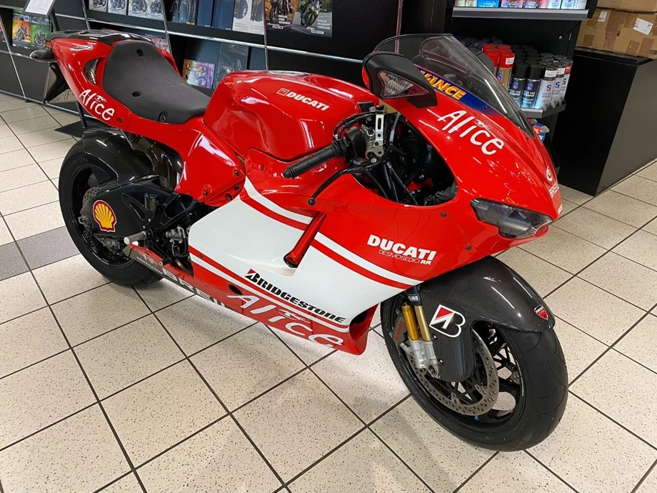 Angebot Ducati Desmosedici RR Bild 1: Angebot Ducati Desmosedici RR