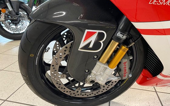 Gebrauchtmotorrad Ducati Desmosedici RR - Bild 12