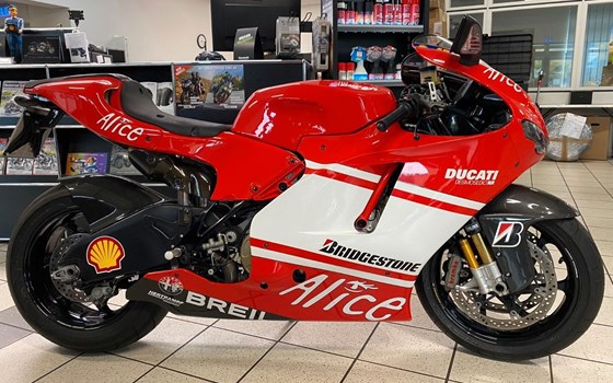 Gebrauchtmotorrad Ducati Desmosedici RR - Bild 5