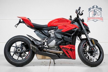 Ducati Streetfighter V2