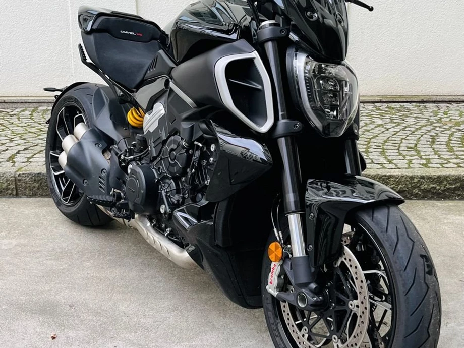 Angebot Ducati Diavel V4 Bild 2: Angebot Ducati Diavel V4