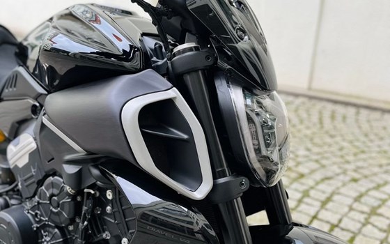 Gebrauchtmotorrad Ducati Diavel V4 - Bild 3