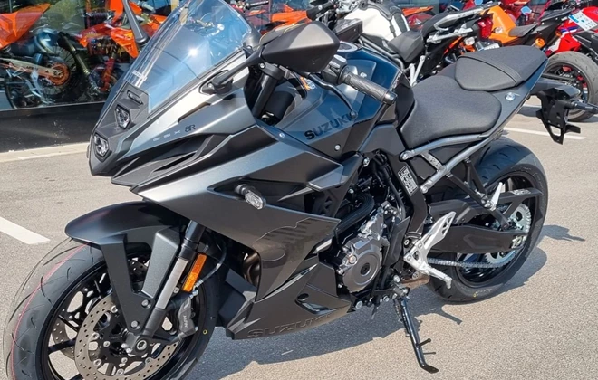 Suzuki GSX-8R