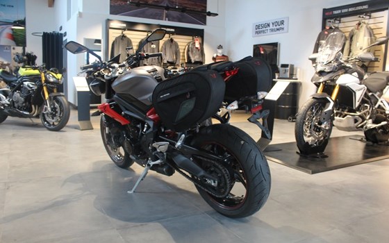 Gebrauchtmotorrad Triumph Street Triple R - Bild 2